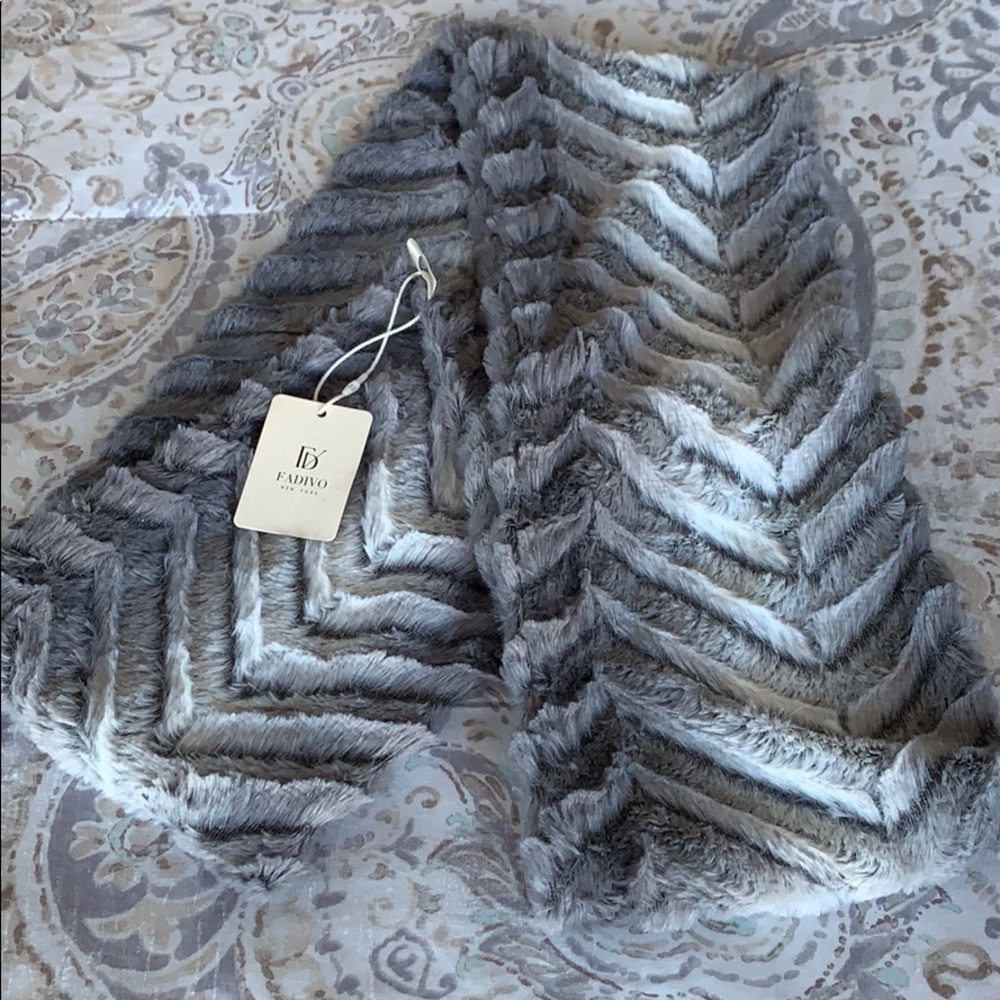 Infinity grey scarf